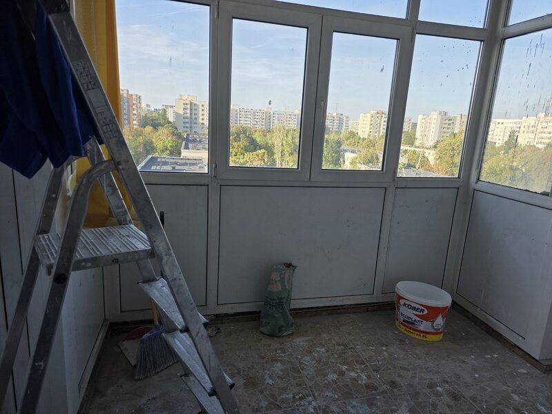 Titan- 2 camere- bloc dupa cutremur, balcon mare tip terasa