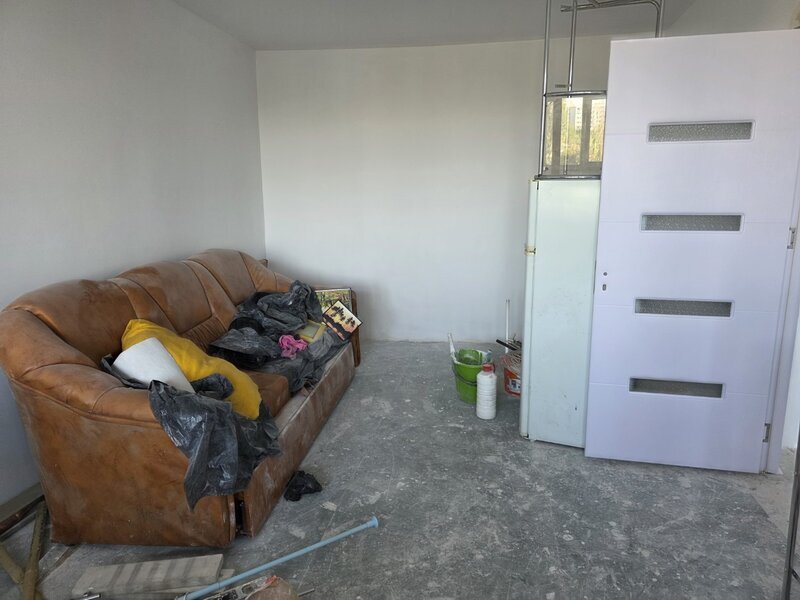 Titan- 2 camere- bloc dupa cutremur, balcon mare tip terasa