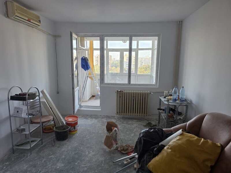 Titan- 2 camere- bloc dupa cutremur, balcon mare tip terasa