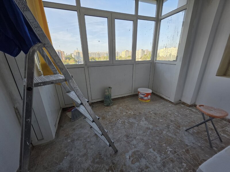 Titan- 2 camere- bloc dupa cutremur, balcon mare tip terasa